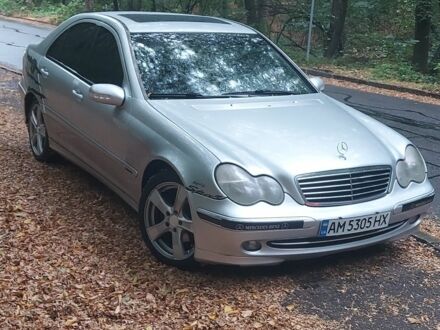 Мерседес 200 2000 у Києві на Automoto.ua Сірий Мерседес 200, об'ємом двигуна 2 л та пробігом 335 тис. км за 4500 $, фото 1 на Automoto.ua