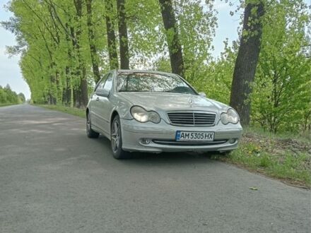 Мерседес 200 2000 в Барановке на Automoto.ua Серый Мерседес 200, объемом двигателя 2 л и пробегом 315 тыс. км за 4600 $, фото 1 на Automoto.ua