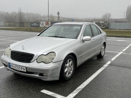 Серый Мерседес 200, объемом двигателя 2 л и пробегом 284 тыс. км за 3700 $, фото 1 на Automoto.ua