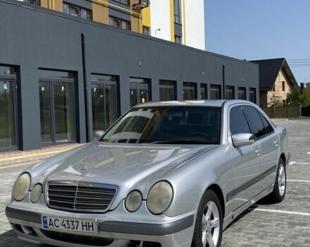Сірий Мерседес 200, об'ємом двигуна 2 л та пробігом 390 тис. км за 3700 $, фото 1 на Automoto.ua