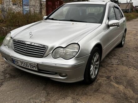 Мерседес 200 2001 в Николаеве на Automoto.ua Серый Мерседес 200, объемом двигателя 2 л и пробегом 343 тыс. км за 4700 $, фото 1 на Automoto.ua