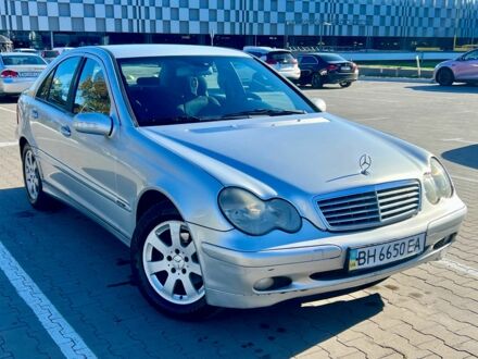 Серый Мерседес 200, объемом двигателя 2 л и пробегом 440 тыс. км за 3500 $, фото 1 на Automoto.ua