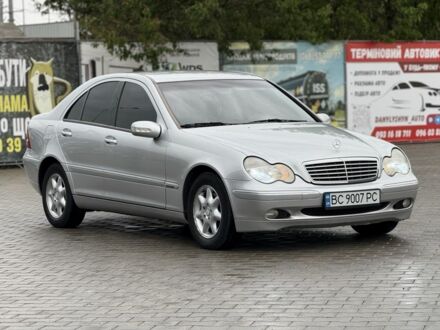 Мерседес 200 2001 у Житомирі на Automoto.ua Сірий Мерседес 200, об'ємом двигуна 2 л та пробігом 338 тис. км за 3850 $, фото 1 на Automoto.ua