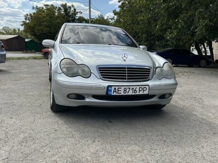 Сірий Мерседес 200, об'ємом двигуна 2.1 л та пробігом 540 тис. км за 4800 $, фото 1 на Automoto.ua