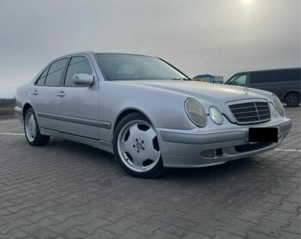 Серый Мерседес 200, объемом двигателя 2 л и пробегом 320 тыс. км за 4500 $, фото 1 на Automoto.ua