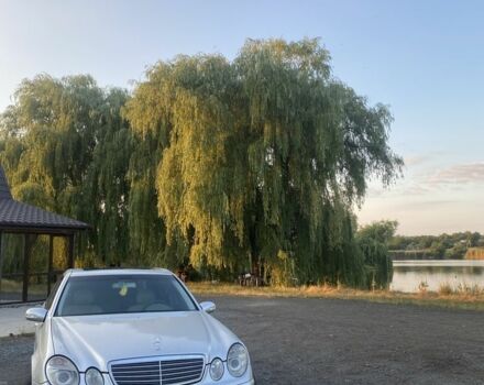 Серый Мерседес 200, объемом двигателя 1.8 л и пробегом 230 тыс. км за 4700 $, фото 1 на Automoto.ua