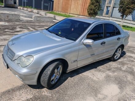 Сірий Мерседес 200, об'ємом двигуна 1.8 л та пробігом 363 тис. км за 4100 $, фото 1 на Automoto.ua