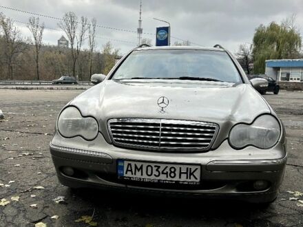 Мерседес 200 2003 в Бердичеве на Automoto.ua Серый Мерседес 200, объемом двигателя 1.8 л и пробегом 260 тыс. км за 5200 $, фото 1 на Automoto.ua