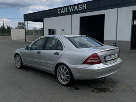 Сірий Мерседес 200, об'ємом двигуна 1.8 л та пробігом 235 тис. км за 5800 $, фото 1 на Automoto.ua