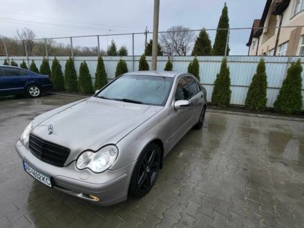 Мерседес 200 2003 в Виннице на Automoto.ua Серый Мерседес 200, объемом двигателя 1.8 л и пробегом 300 тыс. км за 3000 $, фото 1 на Automoto.ua