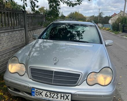 Сірий Мерседес 200, об'ємом двигуна 2.1 л та пробігом 300 тис. км за 3800 $, фото 1 на Automoto.ua