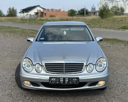 Сірий Мерседес 200, об'ємом двигуна 2.2 л та пробігом 307 тис. км за 3950 $, фото 1 на Automoto.ua