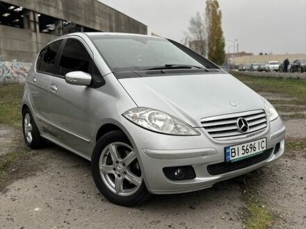 Серый Мерседес 200, объемом двигателя 2 л и пробегом 245 тыс. км за 5900 $, фото 1 на Automoto.ua