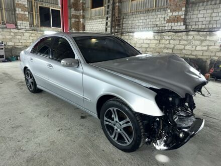 Серый Мерседес 200, объемом двигателя 1.8 л и пробегом 373 тыс. км за 2950 $, фото 1 на Automoto.ua