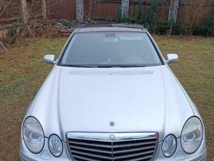 Серый Мерседес 200, объемом двигателя 1.8 л и пробегом 207 тыс. км за 7000 $, фото 1 на Automoto.ua