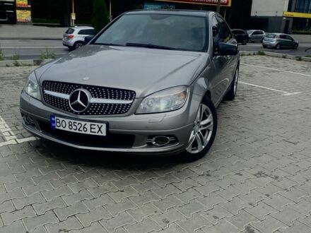 Серый Мерседес 200, объемом двигателя 1.8 л и пробегом 206 тыс. км за 7700 $, фото 1 на Automoto.ua