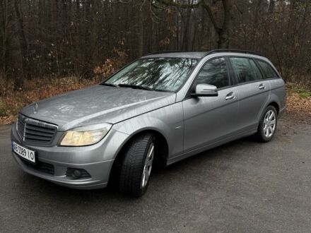 Сірий Мерседес 200, об'ємом двигуна 2.1 л та пробігом 260 тис. км за 9200 $, фото 1 на Automoto.ua