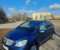 Синий Мерседес 200, объемом двигателя 2 л и пробегом 230 тыс. км за 5539 $, фото 1 на Automoto.ua