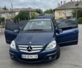 Синий Мерседес 200, объемом двигателя 2 л и пробегом 260 тыс. км за 6650 $, фото 1 на Automoto.ua
