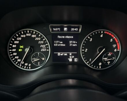 Синий Мерседес 200, объемом двигателя 1.8 л и пробегом 231 тыс. км за 11500 $, фото 3 на Automoto.ua