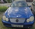 Синий Мерседес 200, объемом двигателя 2 л и пробегом 249 тыс. км за 4200 $, фото 4 на Automoto.ua