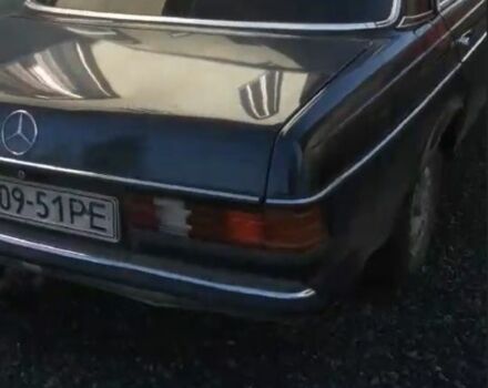 Синий Мерседес 200, объемом двигателя 2 л и пробегом 680 тыс. км за 1300 $, фото 2 на Automoto.ua