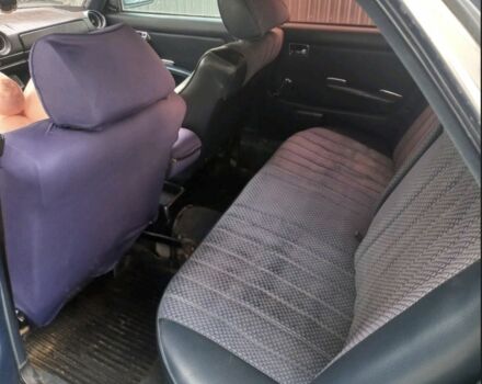 Синий Мерседес 200, объемом двигателя 2 л и пробегом 680 тыс. км за 1300 $, фото 5 на Automoto.ua