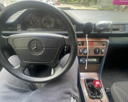 Синий Мерседес 200, объемом двигателя 2 л и пробегом 385 тыс. км за 1600 $, фото 11 на Automoto.ua
