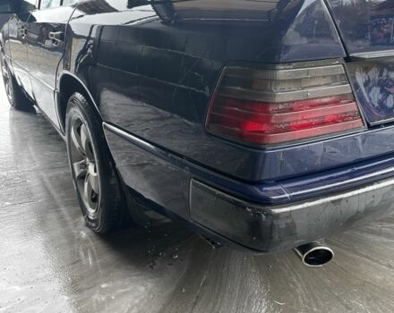 Синий Мерседес 200, объемом двигателя 2 л и пробегом 385 тыс. км за 1600 $, фото 7 на Automoto.ua