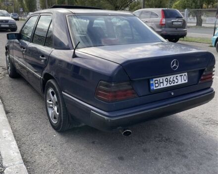 Синий Мерседес 200, объемом двигателя 2 л и пробегом 385 тыс. км за 1600 $, фото 1 на Automoto.ua