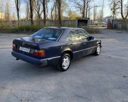 Синий Мерседес 200, объемом двигателя 2 л и пробегом 345 тыс. км за 1300 $, фото 1 на Automoto.ua