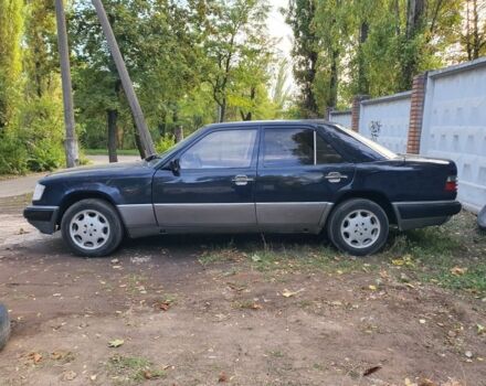 Синій Мерседес 200, об'ємом двигуна 2 л та пробігом 295 тис. км за 2600 $, фото 2 на Automoto.ua