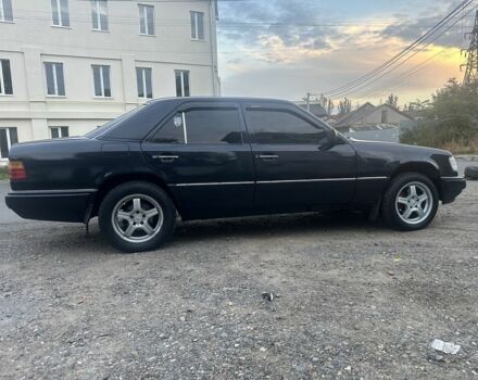 Синий Мерседес 200, объемом двигателя 2 л и пробегом 536 тыс. км за 2950 $, фото 3 на Automoto.ua