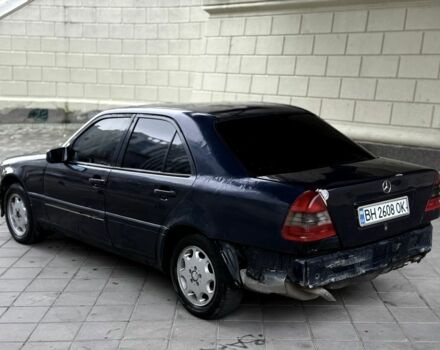 Синий Мерседес 200, объемом двигателя 1.8 л и пробегом 300 тыс. км за 1400 $, фото 3 на Automoto.ua