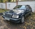Синий Мерседес 200, объемом двигателя 2 л и пробегом 295 тыс. км за 2200 $, фото 1 на Automoto.ua