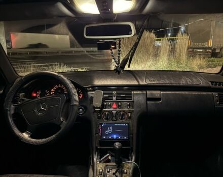 Синій Мерседес 200, об'ємом двигуна 2 л та пробігом 451 тис. км за 4000 $, фото 5 на Automoto.ua