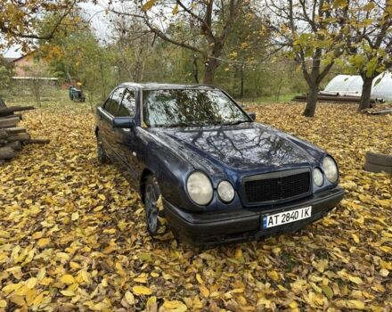 Синий Мерседес 200, объемом двигателя 2 л и пробегом 300 тыс. км за 1800 $, фото 3 на Automoto.ua