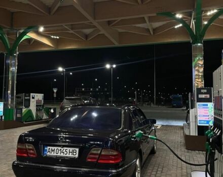 Синій Мерседес 200, об'ємом двигуна 2 л та пробігом 451 тис. км за 4000 $, фото 4 на Automoto.ua