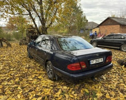 Синий Мерседес 200, объемом двигателя 2 л и пробегом 300 тыс. км за 1800 $, фото 6 на Automoto.ua