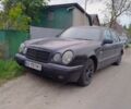 Синий Мерседес 200, объемом двигателя 2 л и пробегом 350 тыс. км за 2050 $, фото 1 на Automoto.ua