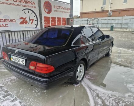 Синій Мерседес 200, об'ємом двигуна 2 л та пробігом 432 тис. км за 2100 $, фото 4 на Automoto.ua