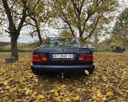 Синий Мерседес 200, объемом двигателя 2 л и пробегом 300 тыс. км за 1800 $, фото 5 на Automoto.ua