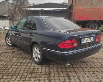 Синий Мерседес 200, объемом двигателя 2 л и пробегом 300 тыс. км за 1800 $, фото 7 на Automoto.ua