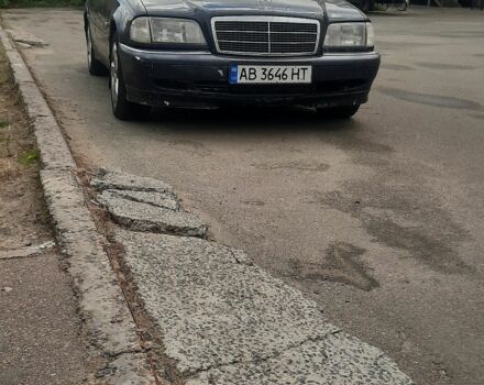 Синій Мерседес 200, об'ємом двигуна 2 л та пробігом 405 тис. км за 2100 $, фото 1 на Automoto.ua