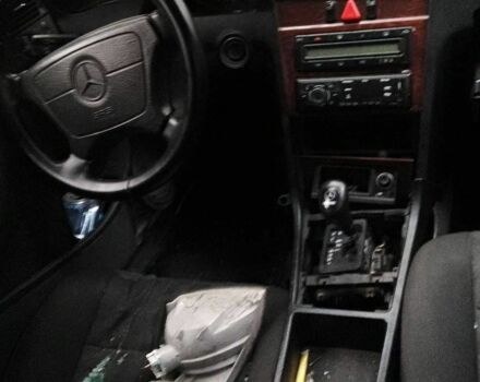 Синий Мерседес 200, объемом двигателя 1.8 л и пробегом 121 тыс. км за 650 $, фото 5 на Automoto.ua