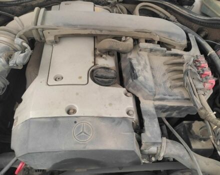 Синий Мерседес 200, объемом двигателя 2 л и пробегом 300 тыс. км за 1800 $, фото 15 на Automoto.ua