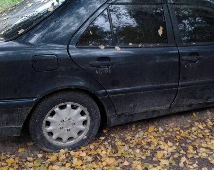 Синий Мерседес 200, объемом двигателя 1.8 л и пробегом 121 тыс. км за 650 $, фото 4 на Automoto.ua