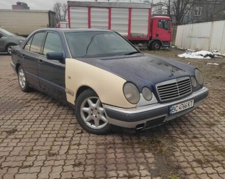 Синий Мерседес 200, объемом двигателя 2 л и пробегом 300 тыс. км за 1800 $, фото 3 на Automoto.ua