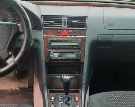 Синій Мерседес 200, об'ємом двигуна 2 л та пробігом 405 тис. км за 2100 $, фото 7 на Automoto.ua