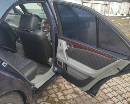 Синий Мерседес 200, объемом двигателя 2 л и пробегом 300 тыс. км за 1800 $, фото 13 на Automoto.ua